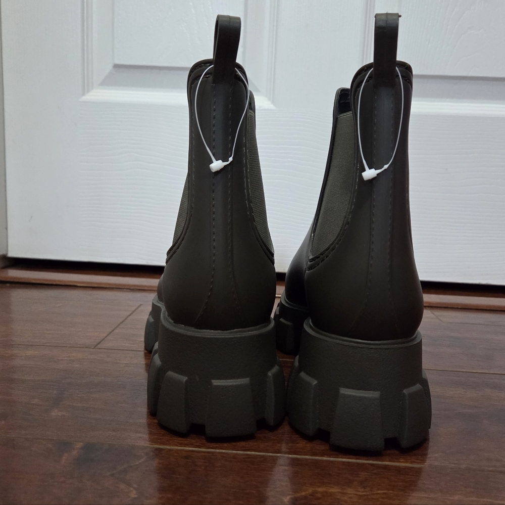 Jeffrey Campbell Platform Lug Sole Chelsea Matte Grey Green Rain Boots Size 7 - Picture 7 of 10